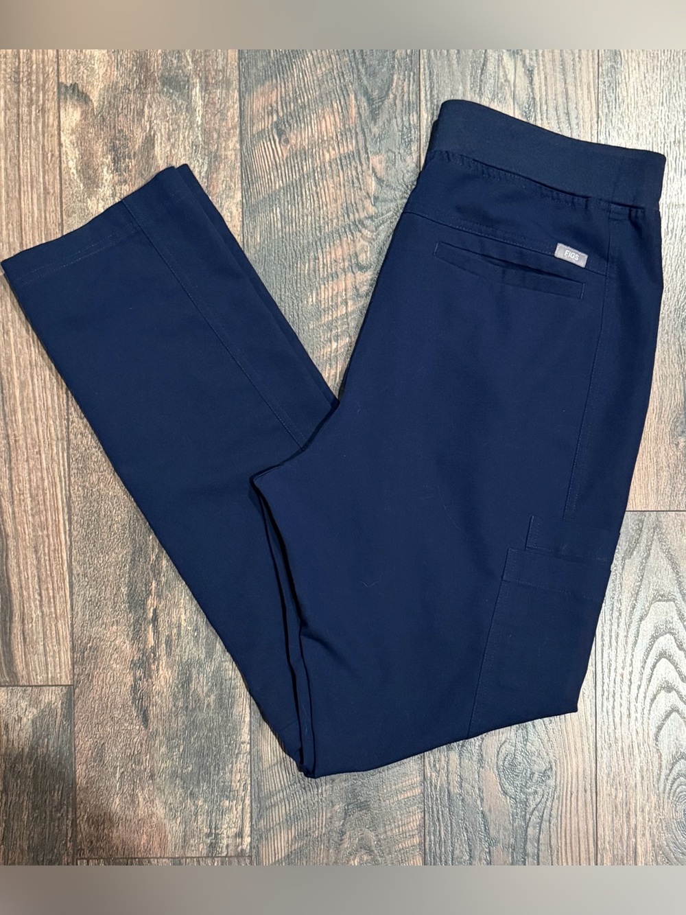 Men's Axim Cargo Scrub Pants by FIGS
